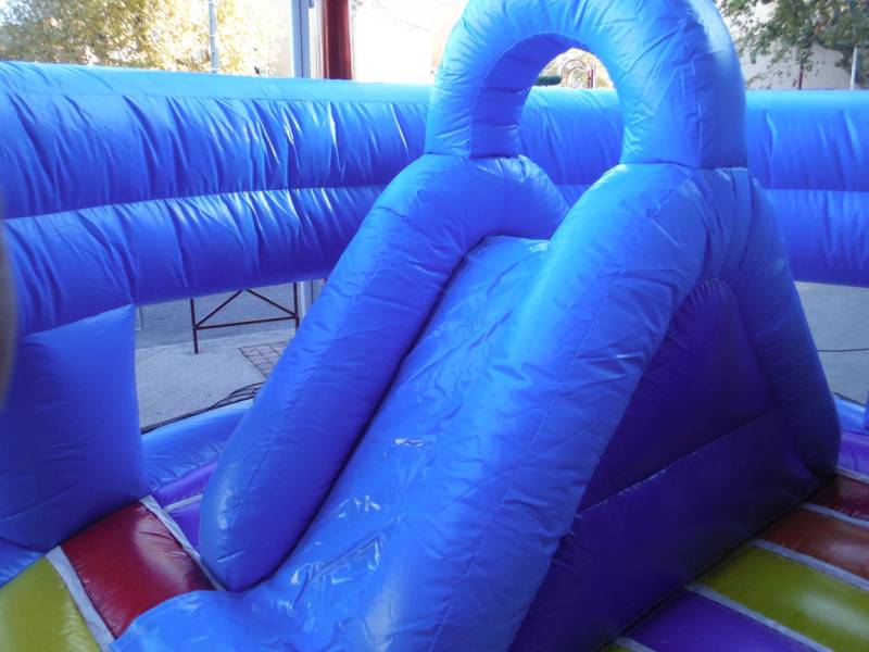 Location Château Bleue, structure gonflable pour fête d'entreprise et Mairie à Marseille, Nice et Monaco