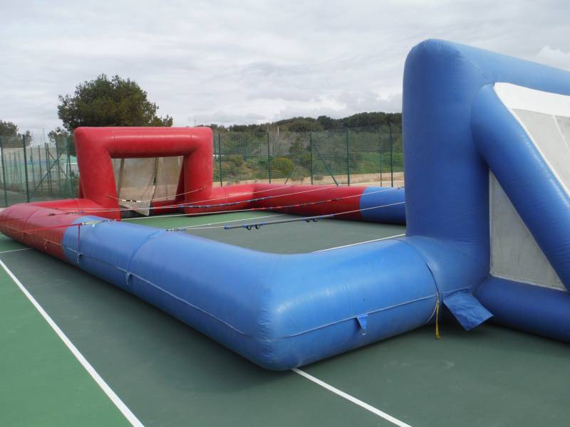 Découvrez le Baby Foot Humain à Fréjus, Saint-Raphaël, Draguignan pour Un Team Building Unique