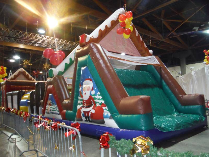 Découvrez le Parcours Gonflable de Noël à Nice et Monaco : Joie et Divertissement