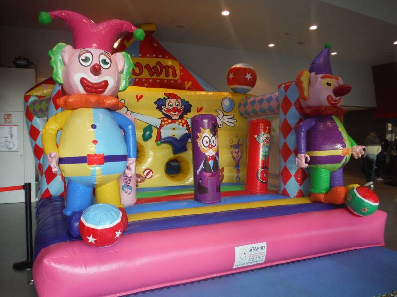Château gonflable thème cirque Le Cannet-des-Maures – fête et kermesse