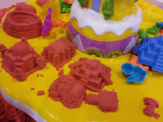 animation La table Sable Magique pour tout petits à Marseille, Toulon et Aix en Provence - Starkit Événements