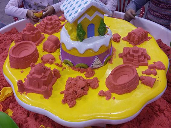 animation La table Sable Magique pour tout petits à Marseille, Toulon et Aix en Provence - Starkit Événements