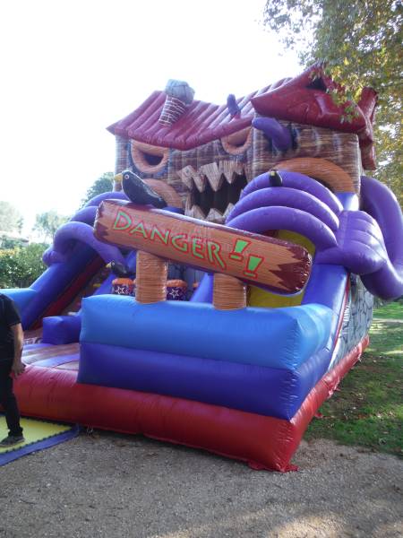 Maison hantée gonflable Grasse – fête d’Halloween Alpes-Maritimes