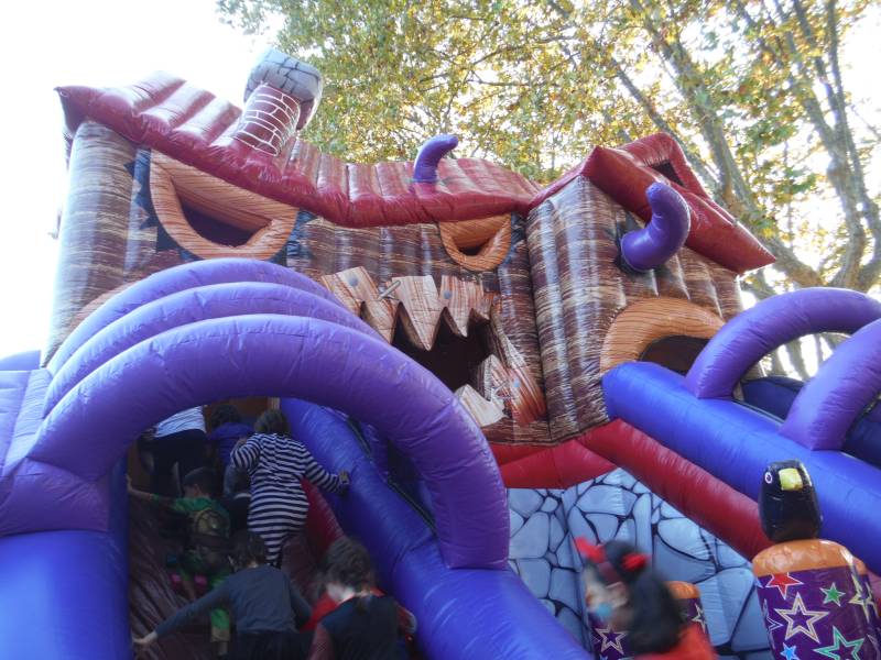 Maison hantée gonflable Le Luc – événement Halloween familial