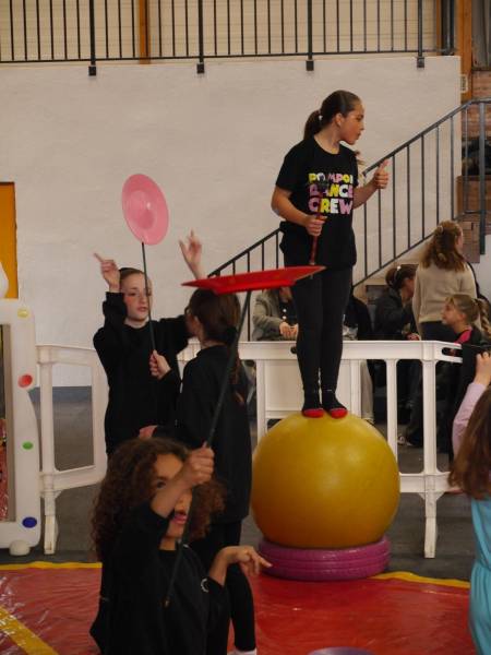 Carnaval du Rove, atelier cirque et structure gonflable