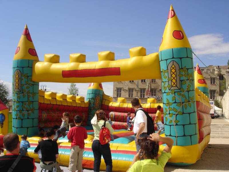 Animation château gonflable Roquefort-les-Pins – attraction enfants
