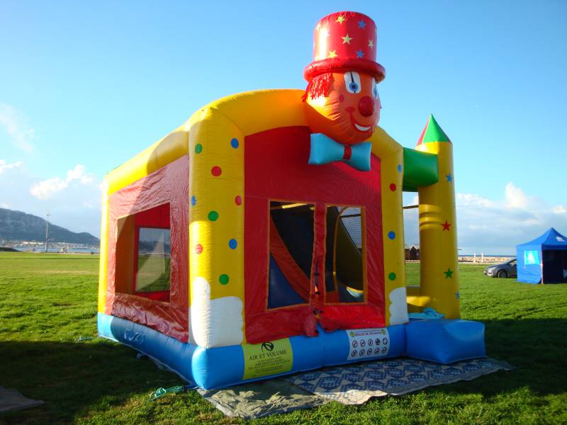location gonflable clown pour anniversaire à Aubagne et Gémenos