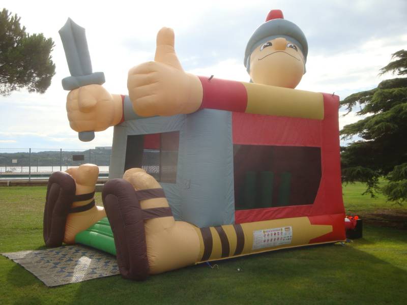 chateau gonflable à louer pour anniversaire d'enfants à Aubagne et Gémenos