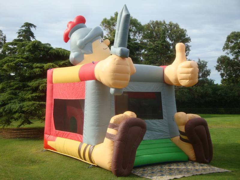 louer une structure gonflable gladiateur à Marseille la valentine, les accates et les camoins