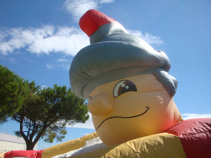 château gonflable Gladiateur en location pour vos fêtes à Gémenos, Auriol et Toulon