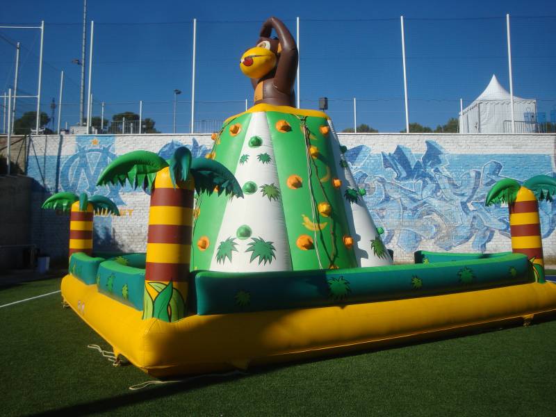 location rocher d’escalade gonflable pour enfants à Marseille, Aix en Provence et Toulon