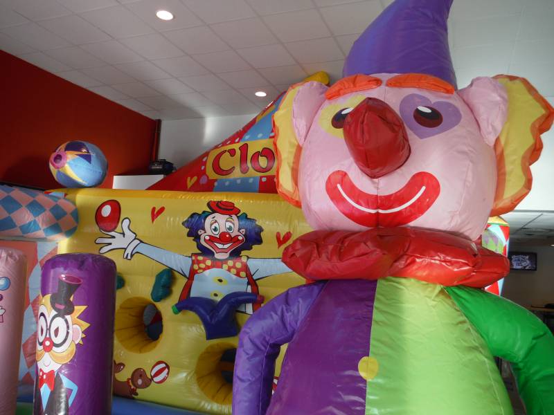 Aire de jeux clowns Saint-Cannat – animation événementielle enfants