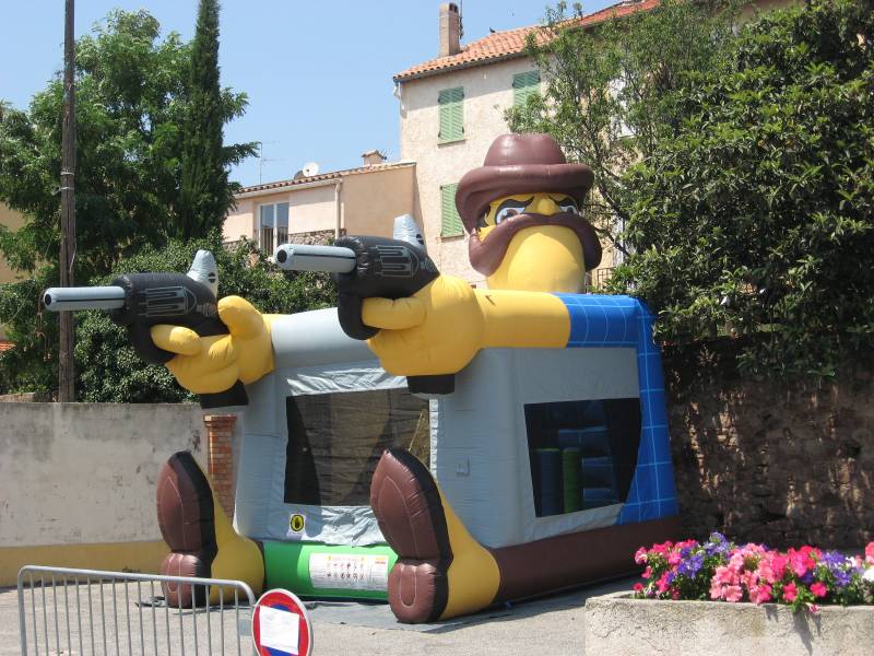 Espace gonflable western Le Shérif à Avignon – animation enfants Vaucluse