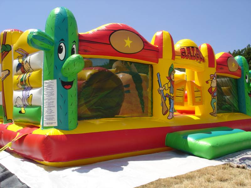 Aire de loisirs gonflable Grasse – activité enfants thème Far West