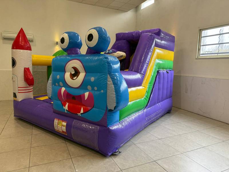 Structure gonflable thème espace à Marseille