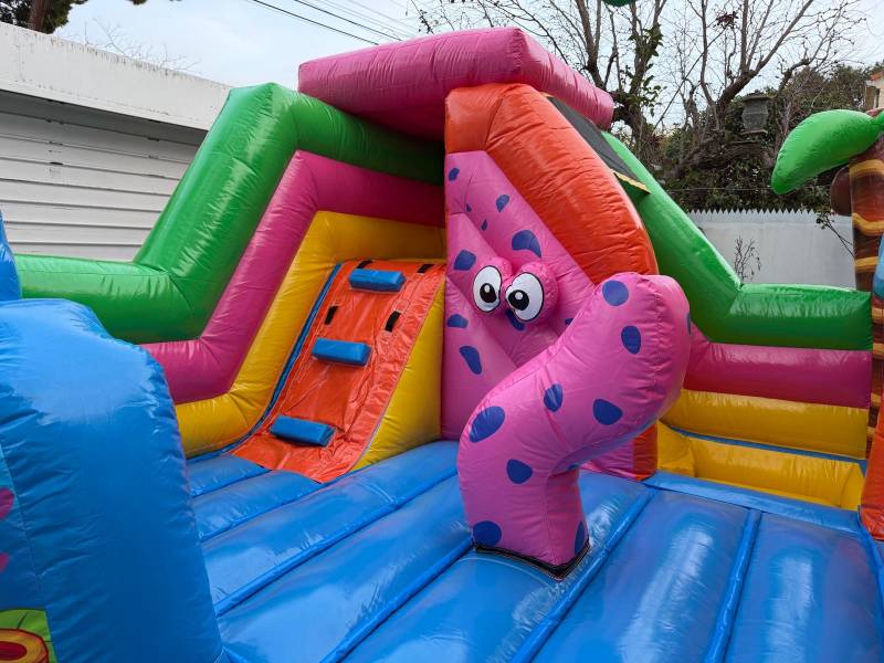 Structure gonflable  Combo Hippocampe thème mer avec toboggan en PACA