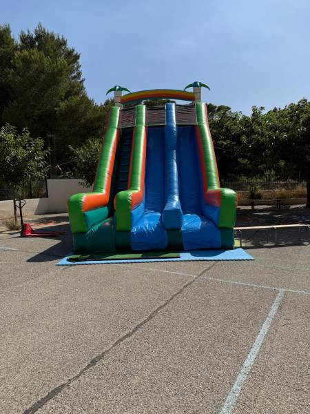 Location toboggan aquatique XXL : double descente pour encore plus de plaisir et de rires