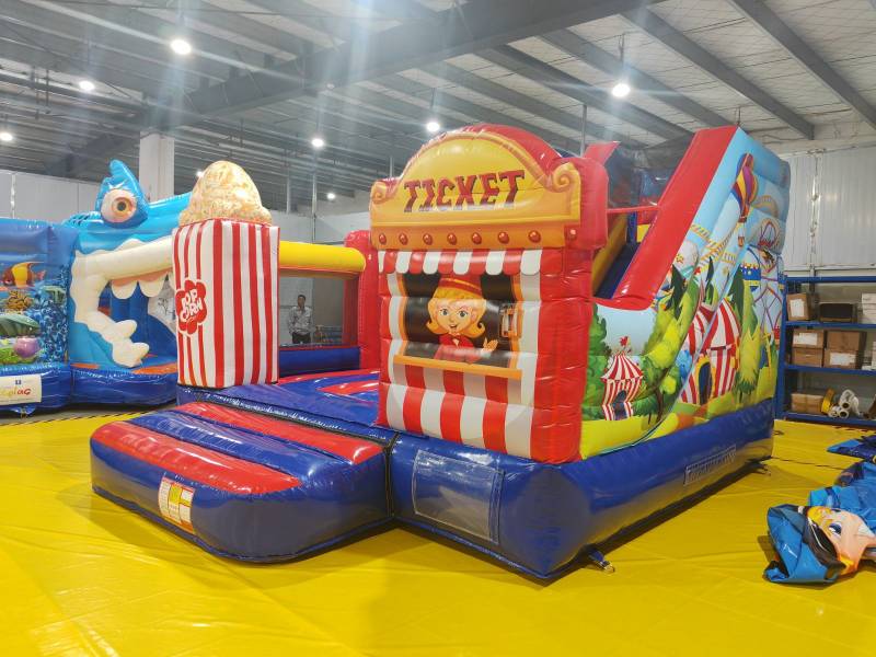 Animation gonflable enfants Combo Kermesse – kermesse scolaire dans le Var