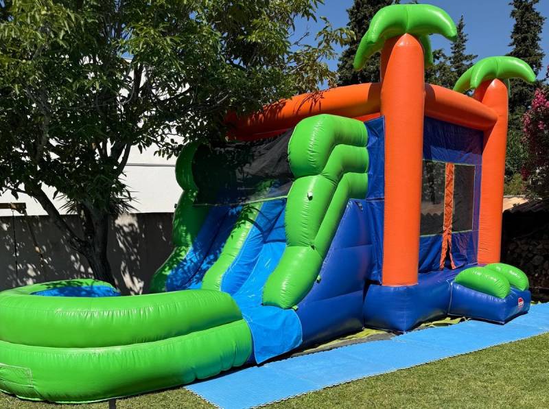 location château gonflable aquatique pour fêtes d'été à Aix en Provence, Peypin et la Bouilladisse