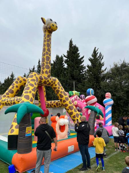 Location château gonflable Istres – animation anniversaire enfants PACA