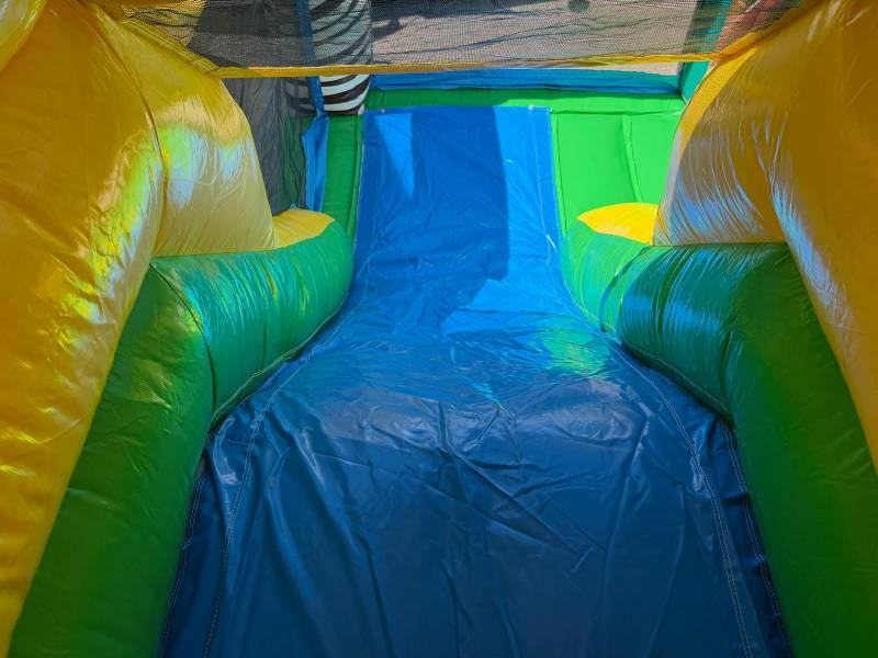 château gonflable multi jeux pour événement à Auriol, Roquevaire et Allauch