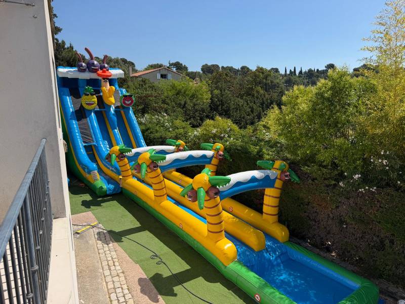 animation aquatique toboggan géant à Aubagne, Bandol et Gémenos