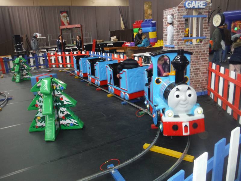 location du manège PETIT TRAIN 7 places pour événements à Marseille, Toulon , Aix en Provence et en région paca