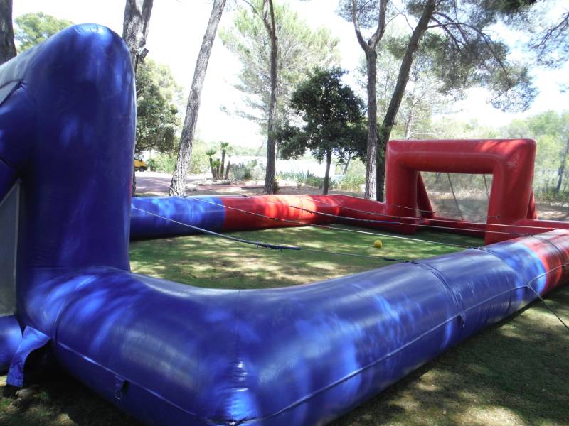 Location de Baby Foot Humain à Marignane, Martigues, Istres : Renforcez la Cohésion d'Équipe