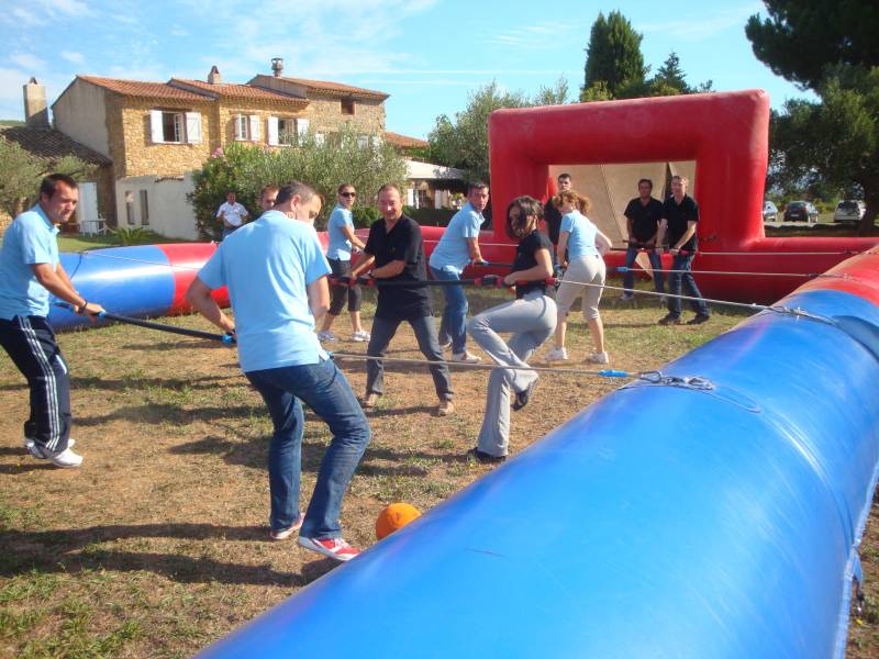 Organisez Votre Événement avec le Baby Foot Humain à Hyères, La Seyne-sur-Mer, Aubagne