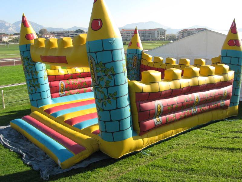 Aire de loisirs médiévale Salon-de-Provence – jeu gonflable événementiel