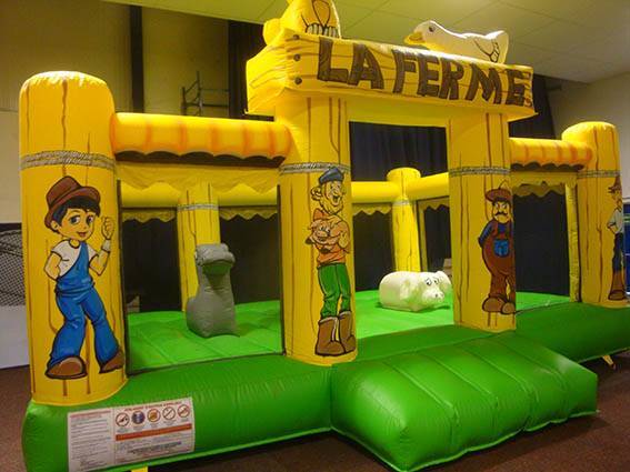 Structure gonflable thème ferme Collobrières – jeu enfants PACA