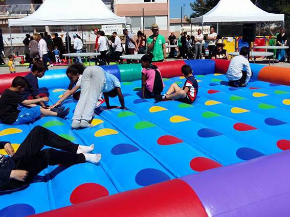 location animation ludique et sportive TWISTER xxl gonflable à Toulon