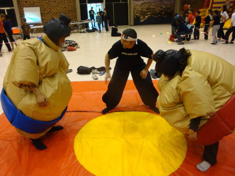 animation combat sumo avec costumes et tatami à Rousset, Brignoles et Draguignan